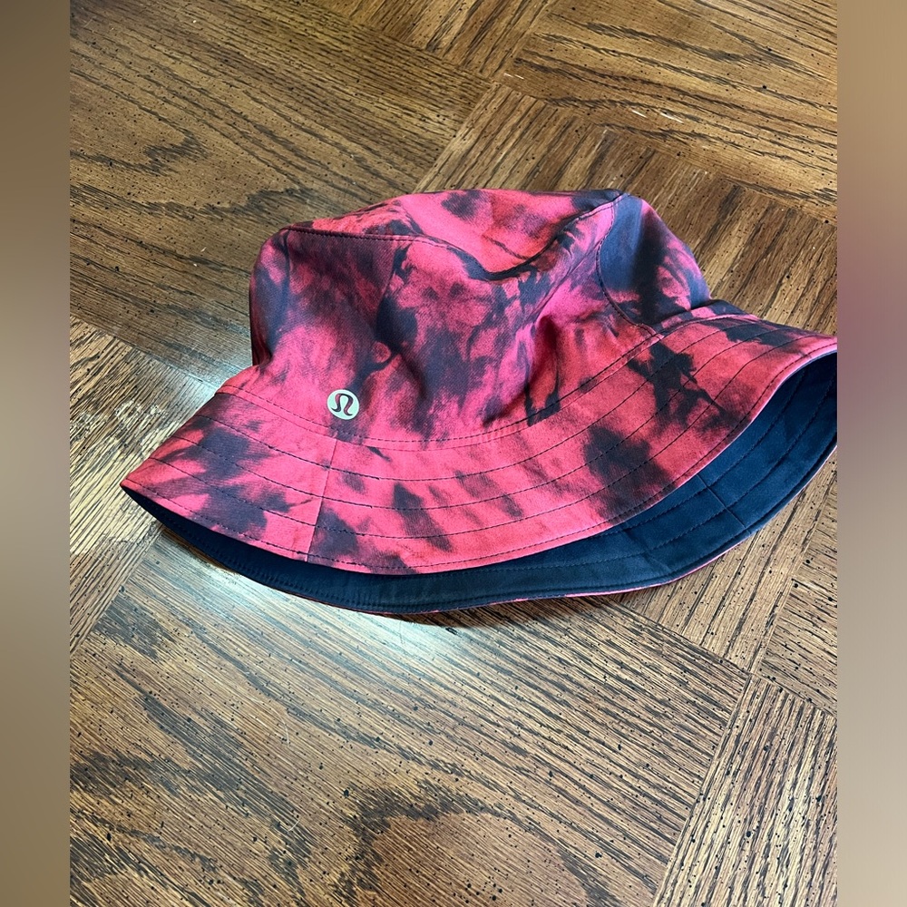 Lululemon bucket hat